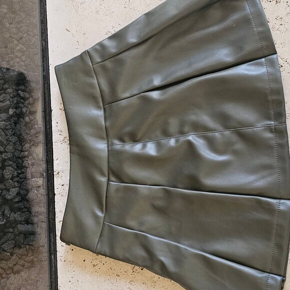 Faux-Leather Pleated Mini Skirt - Picture 8 of 8